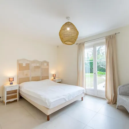 Le Roi Soleil Villa *